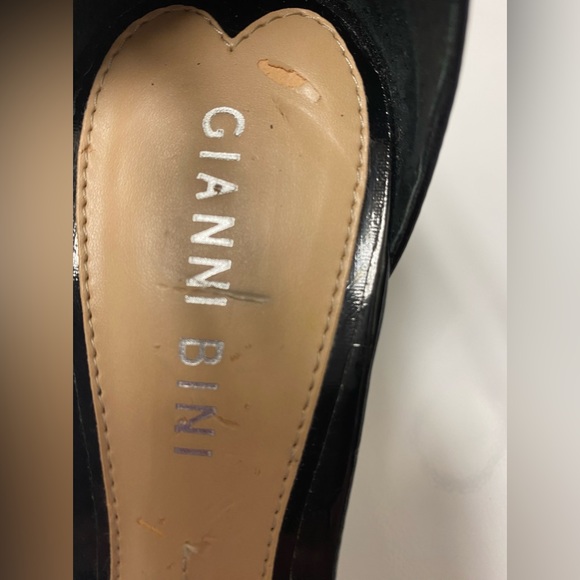 Gianni Bini Black Patent Heels - Picture 4 of 7
